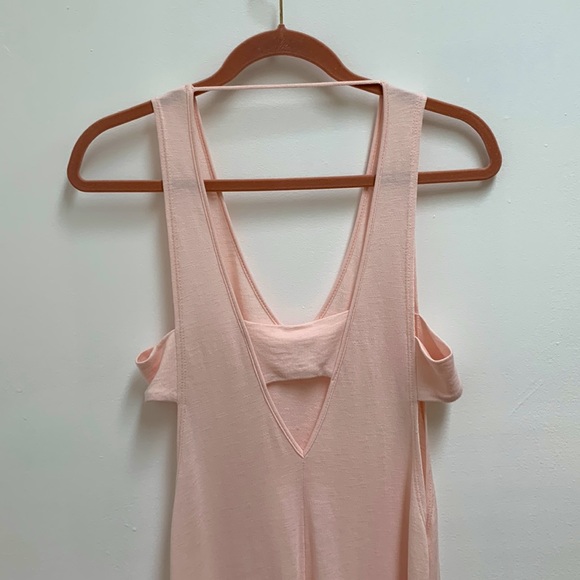 Light pink size medium maxi dress low cut, open back, open side.Brand new no tag - Picture 6 of 10